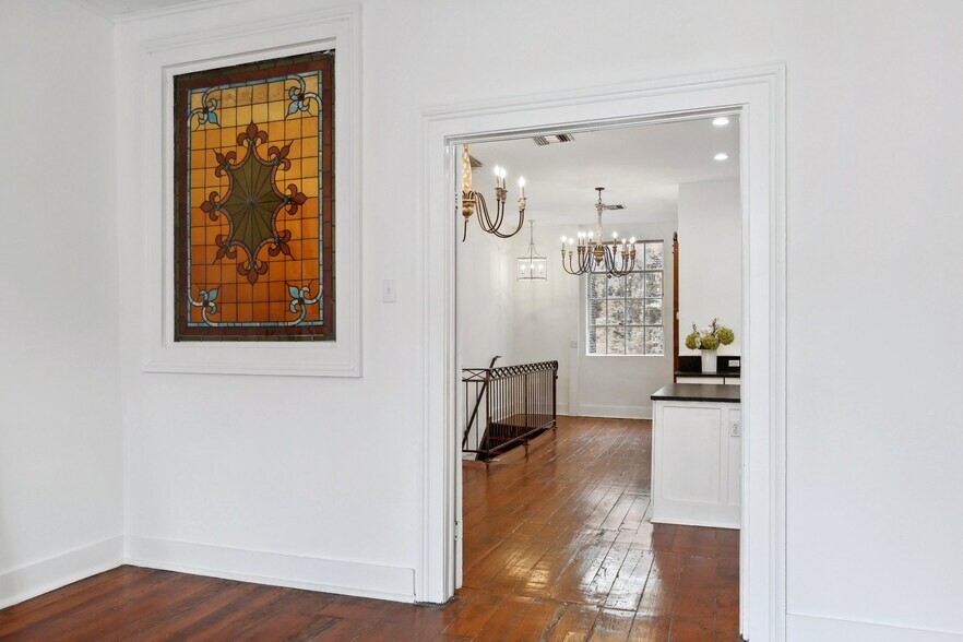 More Photos Of 235 Chartres St, New Orleans Storefront Retail Office For Sale