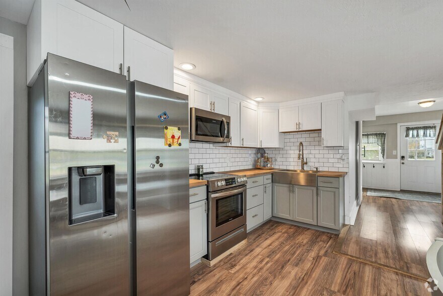 More Photos Of 1354 NH Route 175, Campton Hospitality For Sale