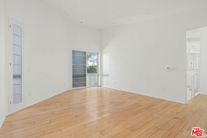 More Photos Of 2100 Abbot Kinney Blvd, Venice Office For Lease