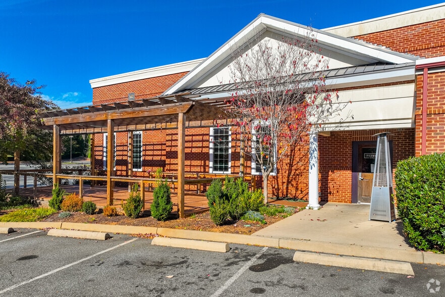 More Photos Of 1791 Richmond Rd, Charlottesville Restaurant For Lease