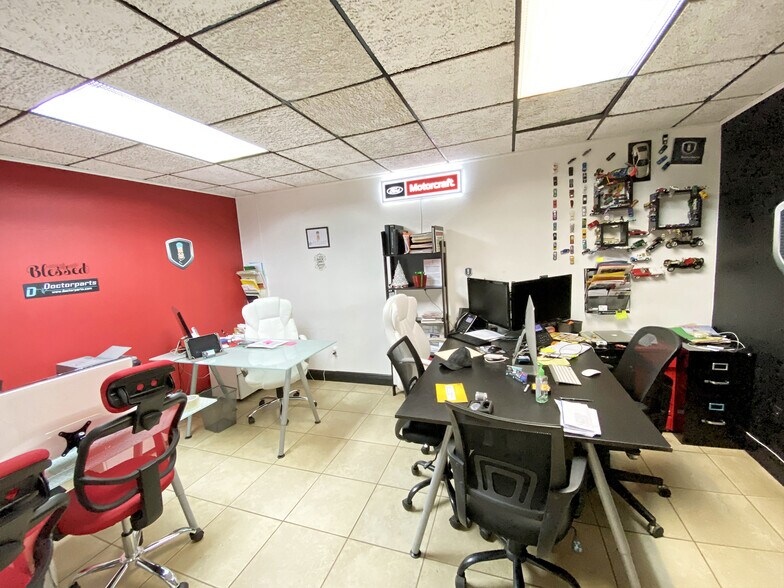 More Photos Of 5571 NW 84th Ave, Miami Warehouse For Lease