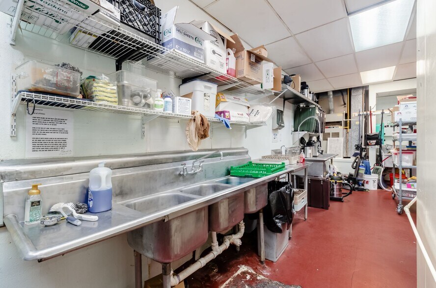 More Photos Of 45 E Columbus St, Lithopolis Restaurant For Sale
