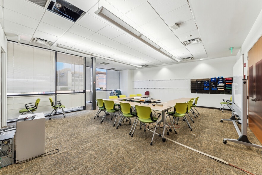 More Photos Of 7499 E Paradise Ln, Scottsdale Industrial For Sale