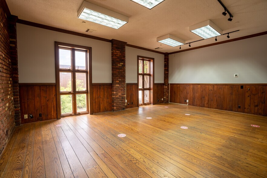 More Photos Of 11135 Monroe Rd, Matthews Distribution For Sale