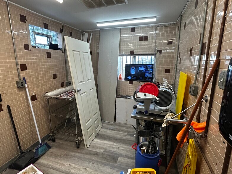 More Photos Of 4655 Benson St, Philadelphia Apartments For Sale