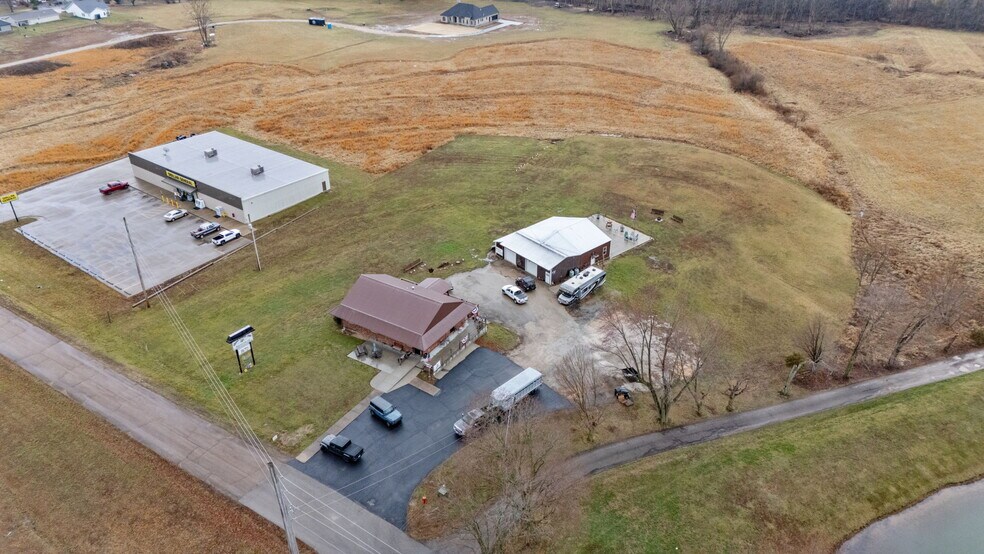 More Photos Of 714 N Saint Mary St, Pilot Knob Freestanding For Sale