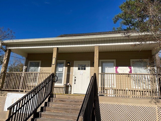 More Photos Of 215 North St, Denham Springs Office For Lease