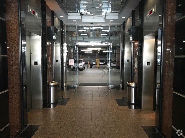 More Photos Of 16055 Ventura Blvd, Encino Office For Lease