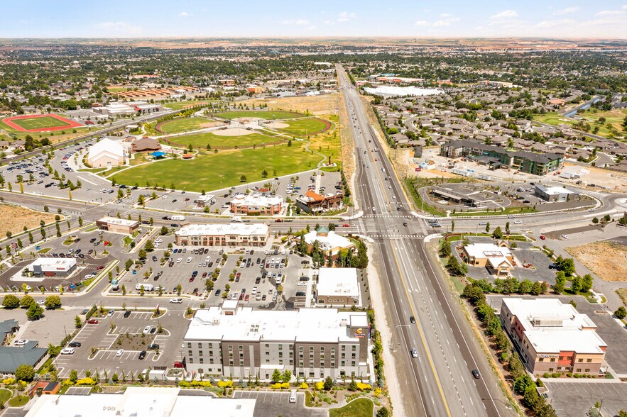 More Photos Of 3601 Plaza Way, Kennewick Storefront Retail Office For Lease