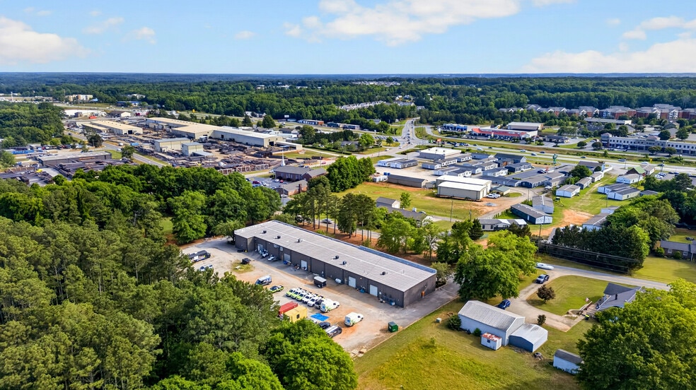More Photos Of 100 Business Pky, Piedmont Light Manufacturing For Sale