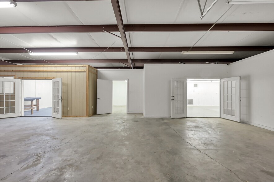 More Photos Of 32219 Tamina Rd, Magnolia Distribution For Lease