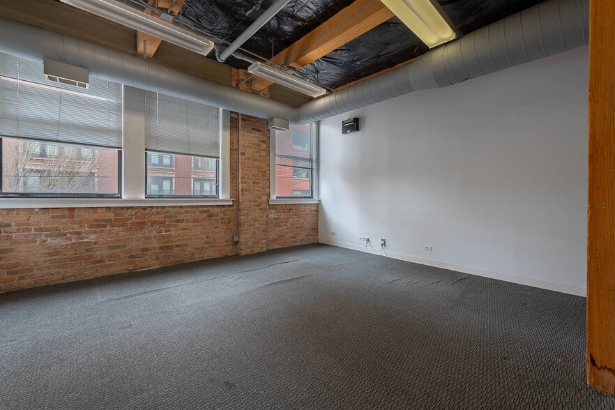 More Photos Of 921 W Van Buren St, Chicago Office Residential For Sale