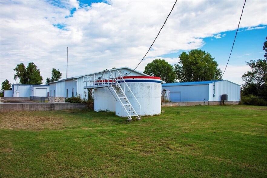 More Photos Of 2249 County Street 2810, Chickasha Industrial For Sale