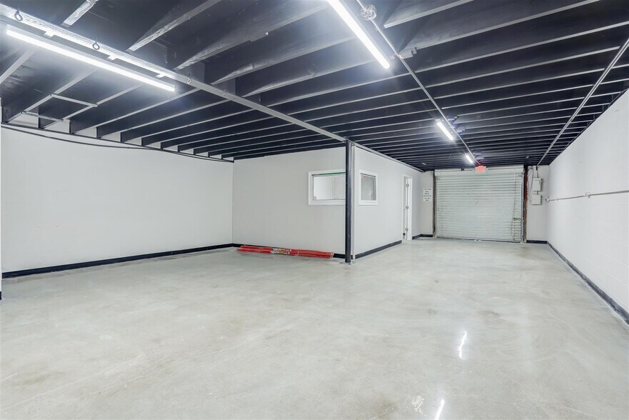 More Photos Of 1710 Texas Ave, Texas City General Retail For Sale