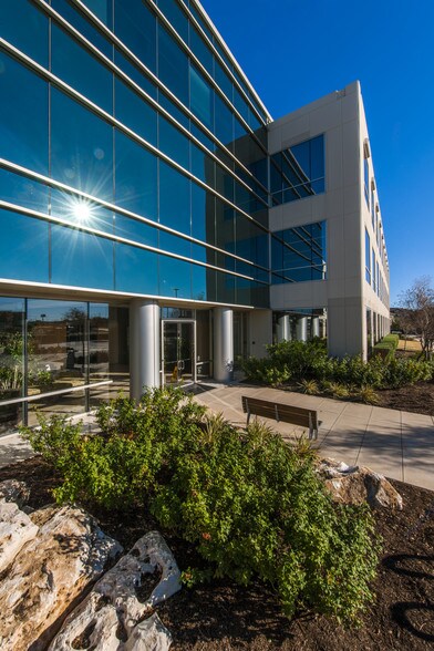 More Photos Of 11001 Lakeline Blvd, Austin Office For Lease
