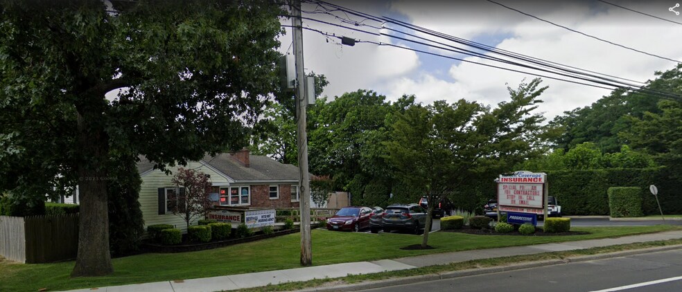 More Photos Of 530 Horseblock Rd, Farmingville Office For Sale