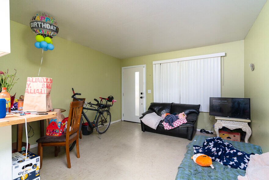 More Photos Of 2444 E Willetta St, Phoenix Multifamily For Sale