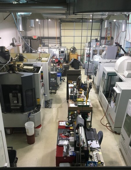 More Photos Of 1822 Skyway Dr, Longmont Light Manufacturing For Lease