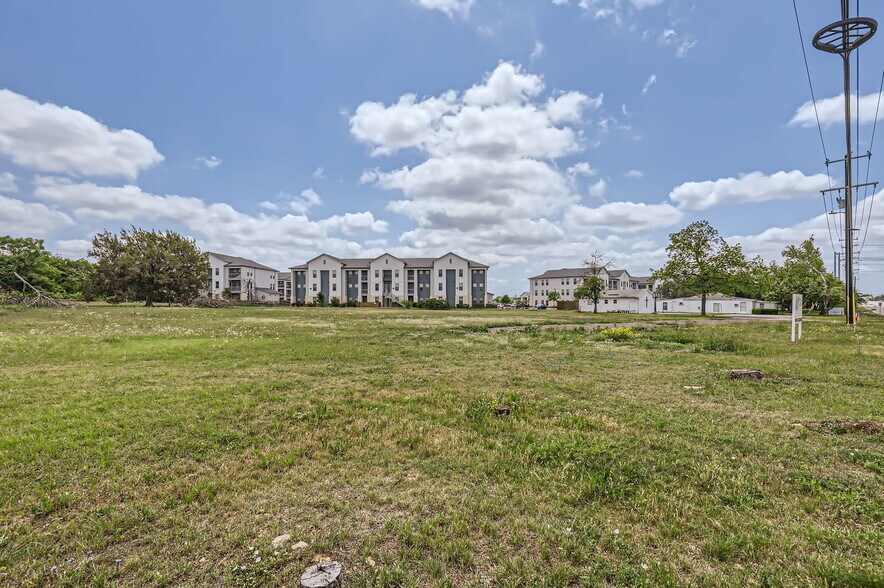 More Photos Of 2701 N Austin Ave, Georgetown Land For Sale