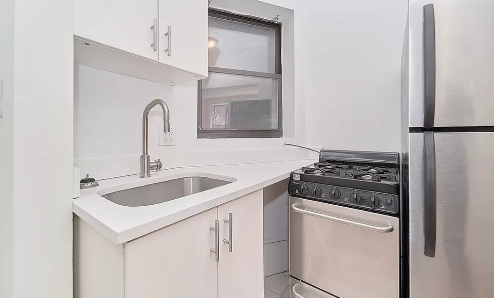 More Photos Of 239 W 20th St, New York Apartments For Sale