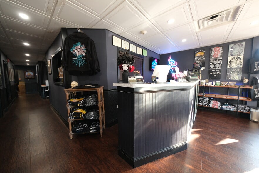 More Photos Of 506-512 Main St, Warren Storefront Retail Residential For Lease