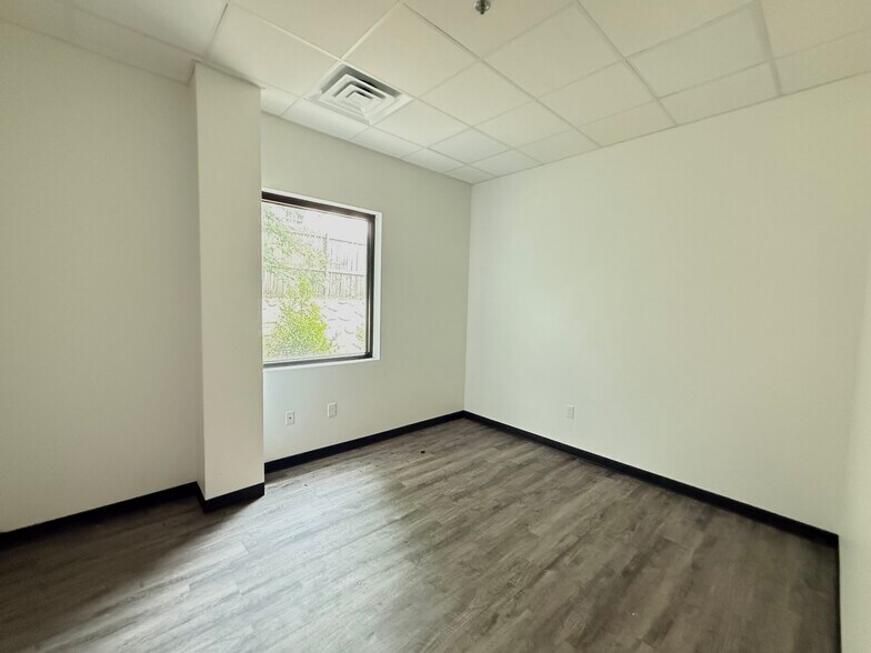 More Photos Of 14111 King Rd, Frisco Office For Sale