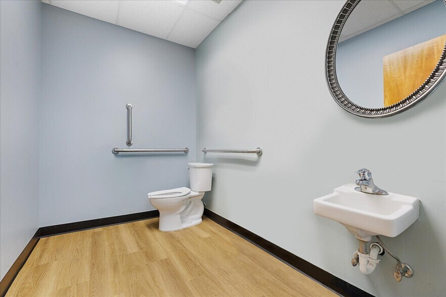 More Photos Of 170 Township Line Rd, Hillsborough Office For Lease