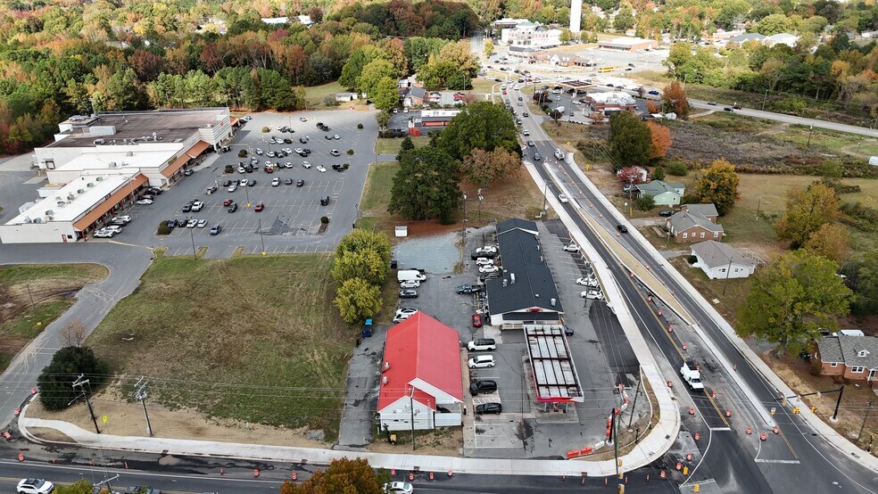 More Photos Of 4510-4522 Potter Rd, Matthews General Retail For Lease