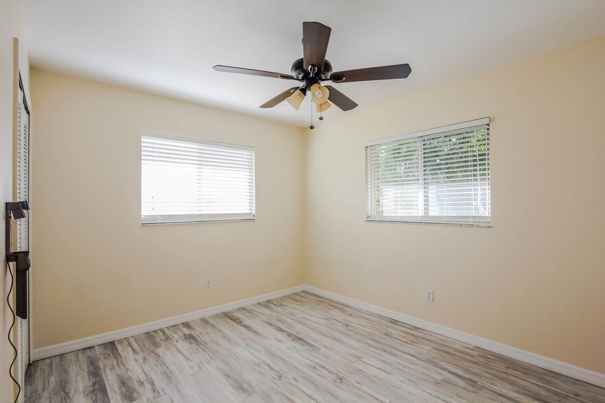 More Photos Of 706 SE 13th Ct, Cape Coral Apartments For Sale