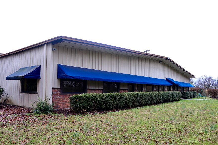 Primary Photo Of 3045 Union Rd, White House Warehouse For Lease