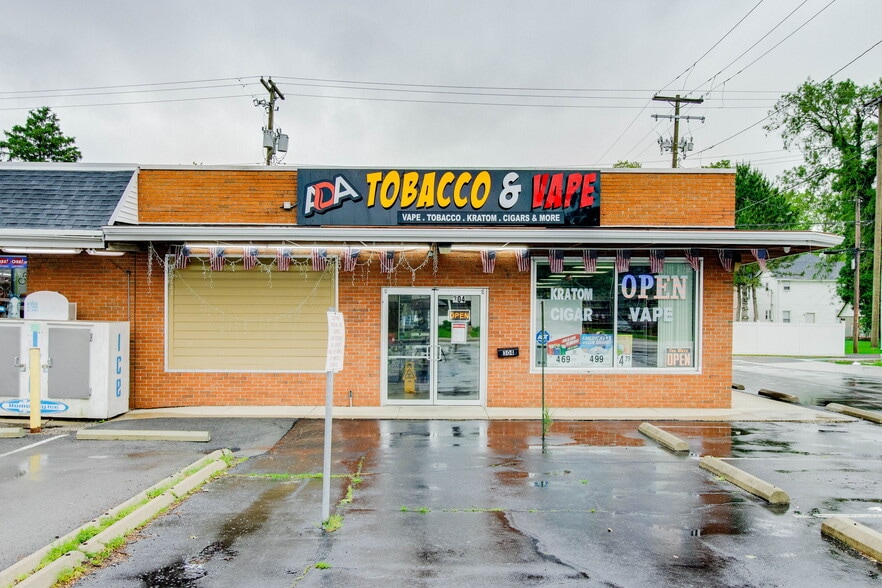 Primary Photo Of 304 S Main St, Ada Freestanding For Sale
