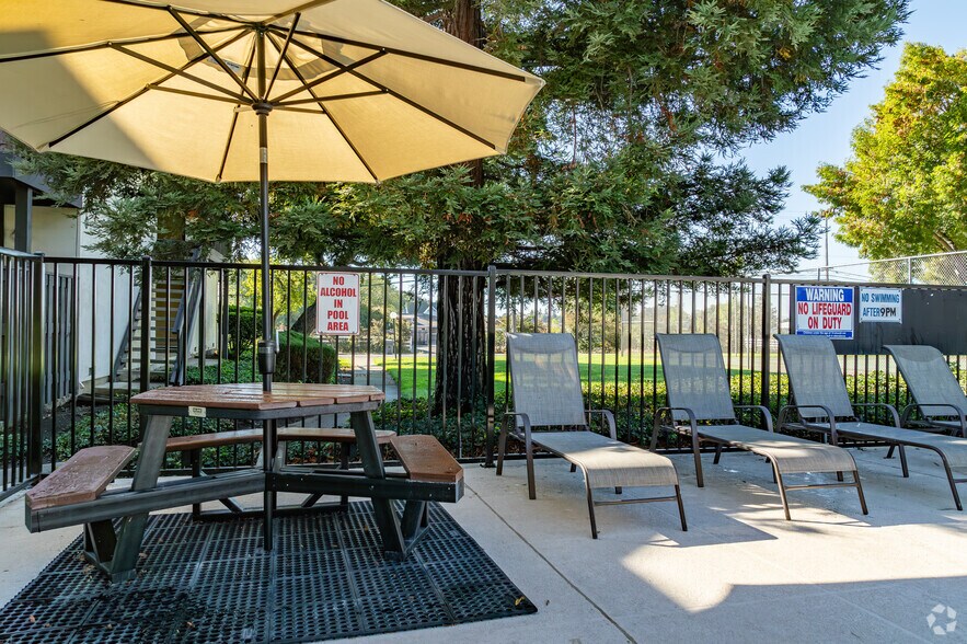 More Photos Of 1700 E Tabor Ave, Fairfield Apartments For Sale