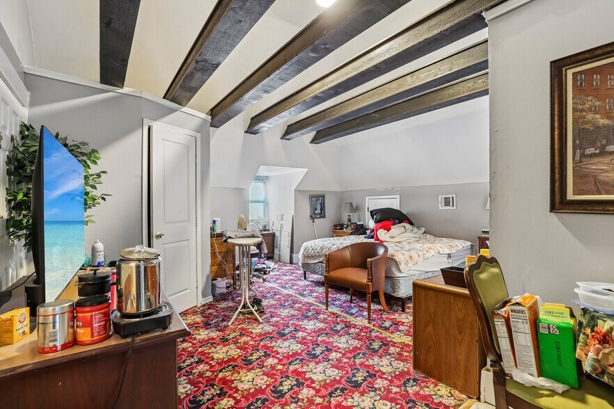 More Photos Of 421 Howard St, San Antonio Hospitality For Sale