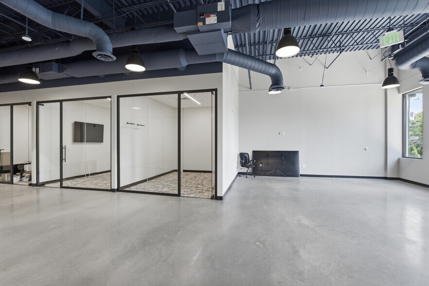 More Photos Of 6100 Robertson Ave, Nashville Storefront For Lease