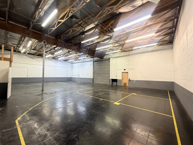 More Photos Of 1655 S Mojave Rd, Las Vegas Warehouse For Lease