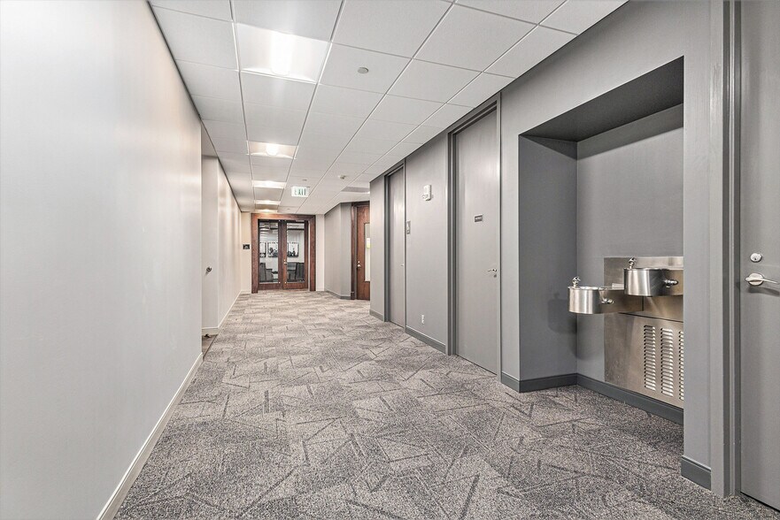 More Photos Of 2001 Park Pl, Birmingham Office For Lease