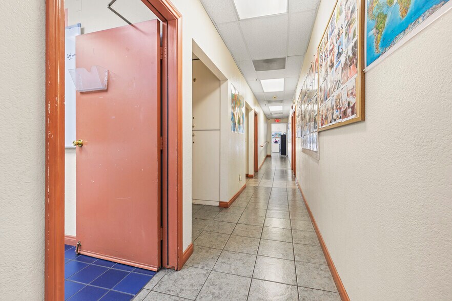 More Photos Of 11 W Duarte Rd, Arcadia Freestanding For Sale