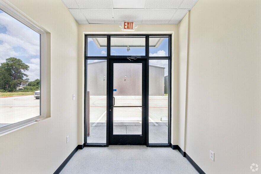 More Photos Of 12338 Spring Cypress Rd, Tomball Unknown For Lease