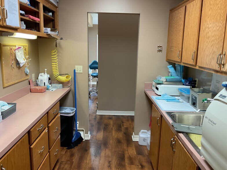 More Photos Of 1666 S Forest Ave, Luverne Medical For Sale