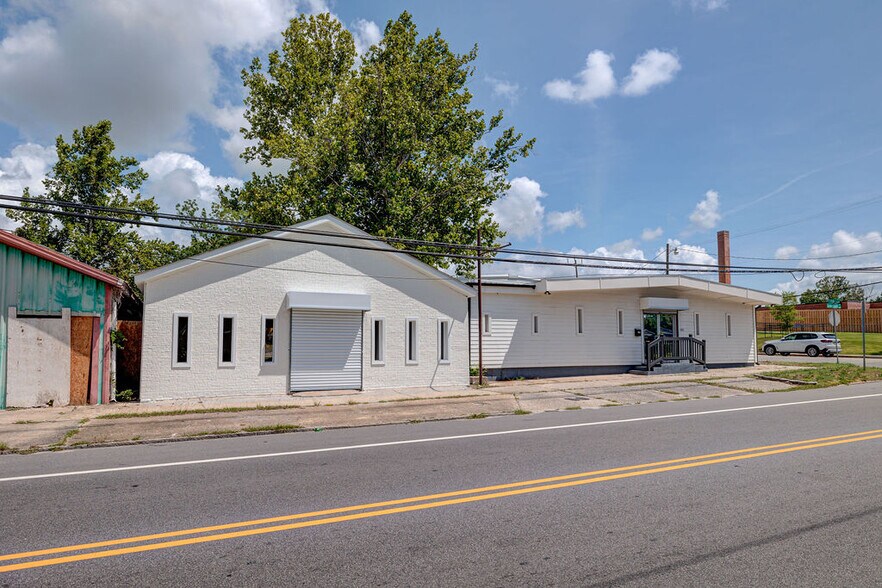 More Photos Of 621 Greenfield St, Wilmington Storefront Retail Office For Lease