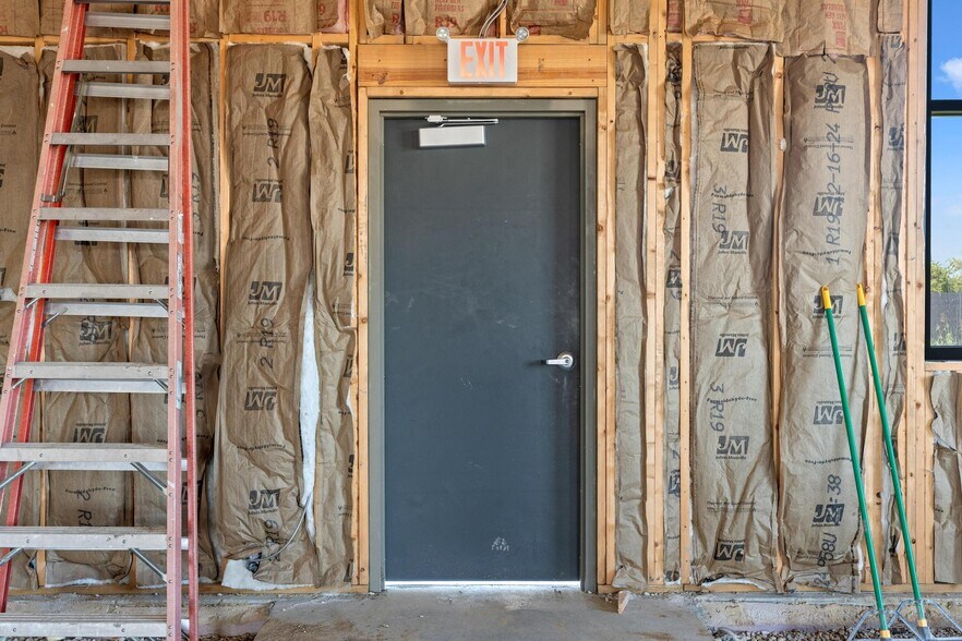 More Photos Of 1935 Prime Ct, Troy Medical For Lease