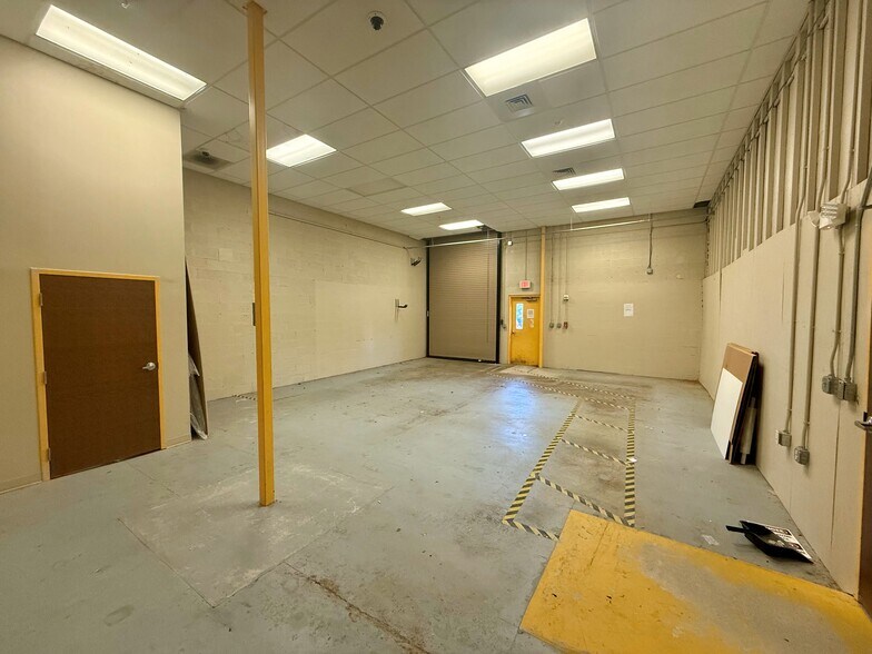 More Photos Of 1011 W Garden St, Pensacola Office For Sale