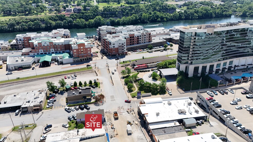 More Photos Of 117-119 E Main St, Branson General Retail For Lease