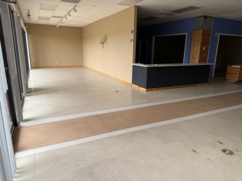 More Photos Of 501 N Ed Carey Dr, Harlingen Freestanding For Lease