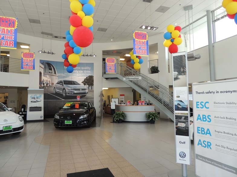 More Photos Of 3650 E Main St, Ventura Auto Dealership For Lease