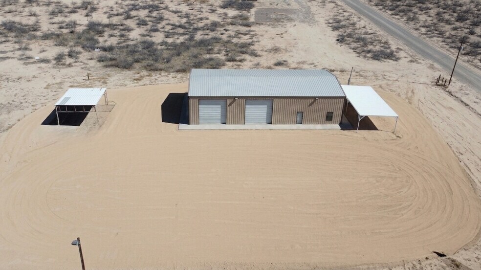 More Photos Of 190 County Rd 419, Pecos Service For Lease