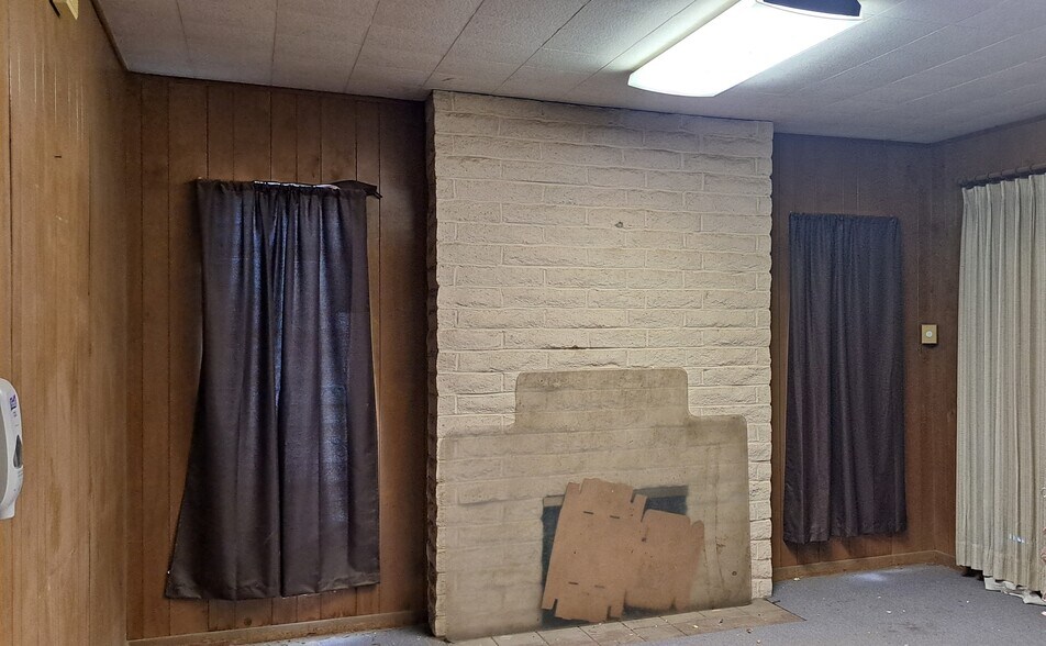 More Photos Of 1519 6th St, Bakersfield Office Residential For Sale