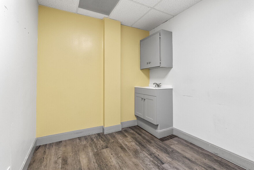 More Photos Of 2480-2482 Mission St, San Francisco Medical For Lease