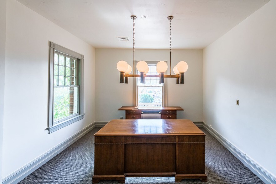 More Photos Of 1923 N Classen Blvd, Oklahoma City Office For Lease