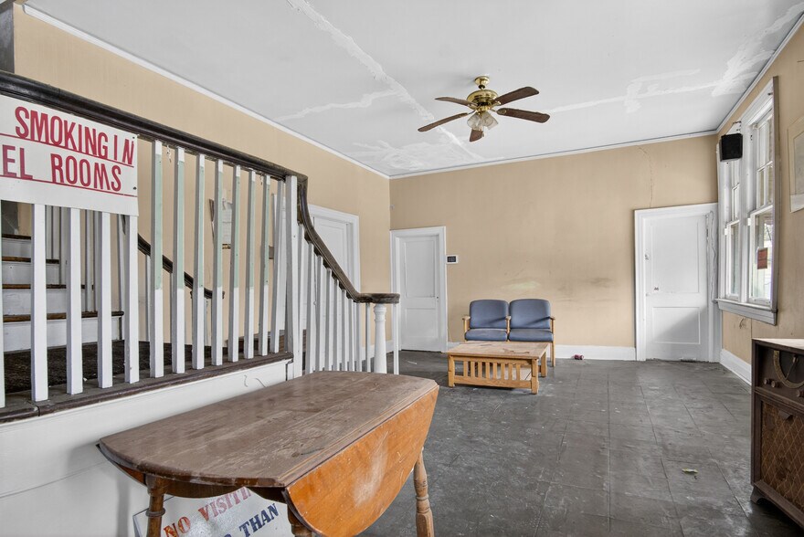 More Photos Of 1010-1012 S Garnett St, Henderson Apartments For Sale